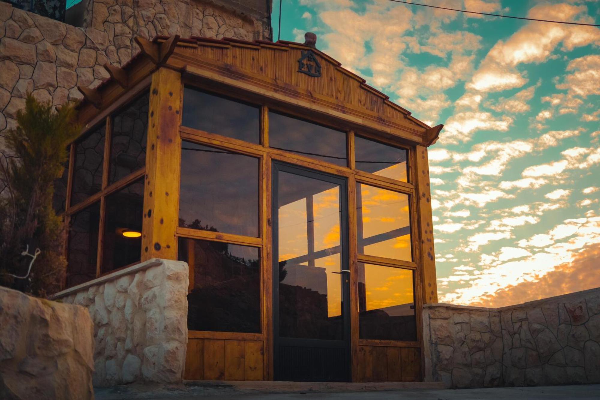 Plaza View Hostel At Tayyibah Exterior photo
